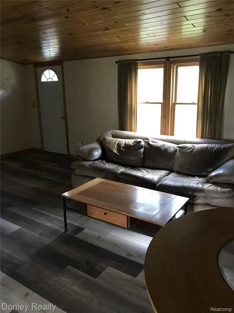 6767 White Creek Road Koylton Township MI 48453