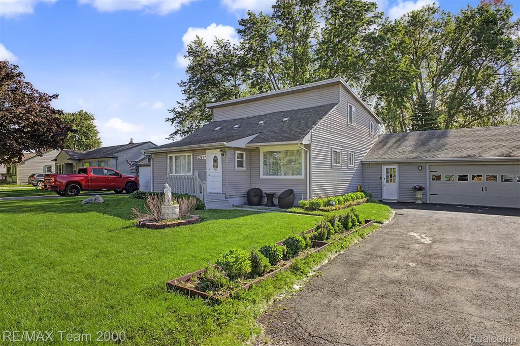 13867 Humphrey Street Southgate City MI 48195