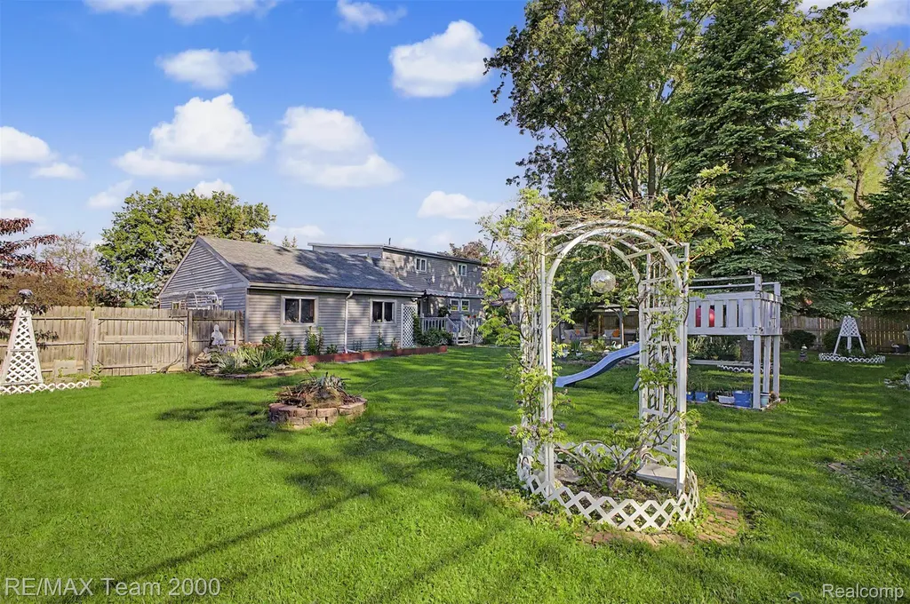 13867 Humphrey Street Southgate City MI 48195