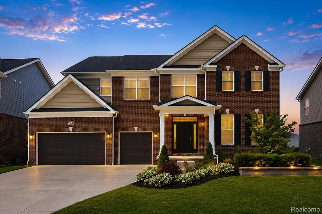 51040 Woodford Drive Canton Charter Township MI 48188