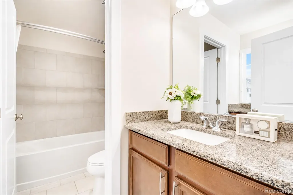 51040 Woodford Drive Canton Charter Township MI 48188