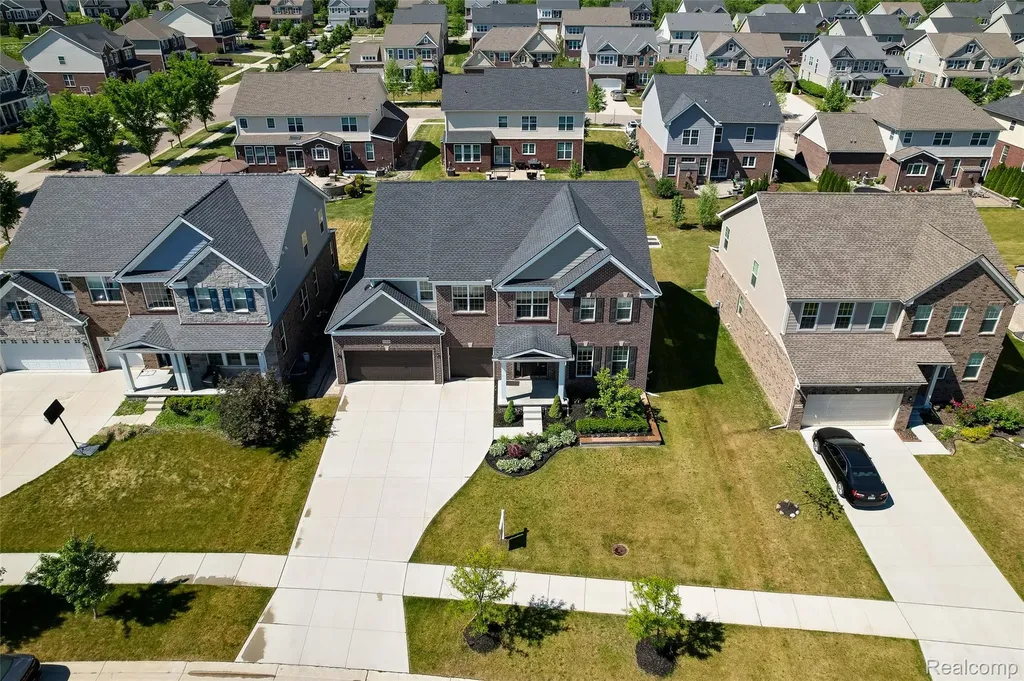 51040 Woodford Drive Canton Charter Township MI 48188