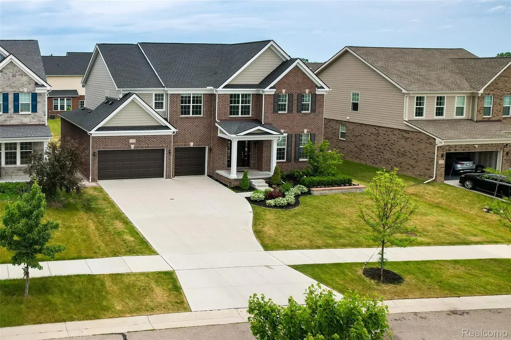 51040 Woodford Drive Canton Charter Township MI 48188