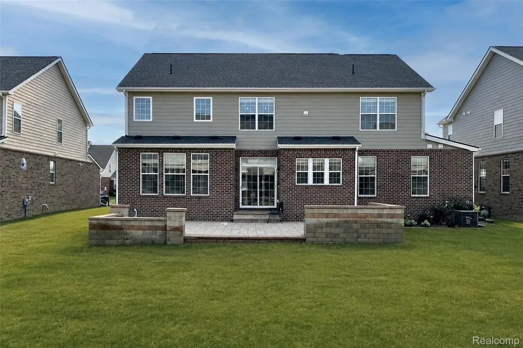 51040 Woodford Drive Canton Charter Township MI 48188