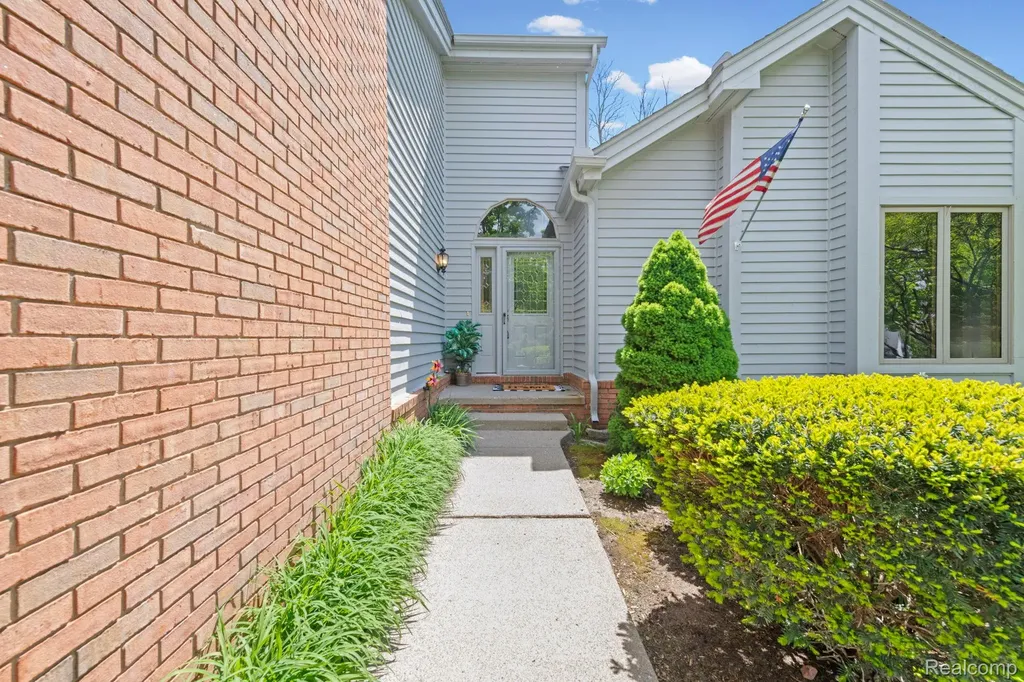 6687 Ridgeview Drive Independence Charter Township MI 48346