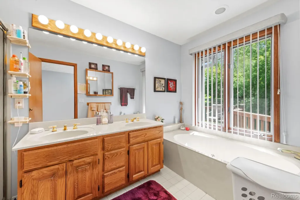 6687 Ridgeview Drive Independence Charter Township MI 48346