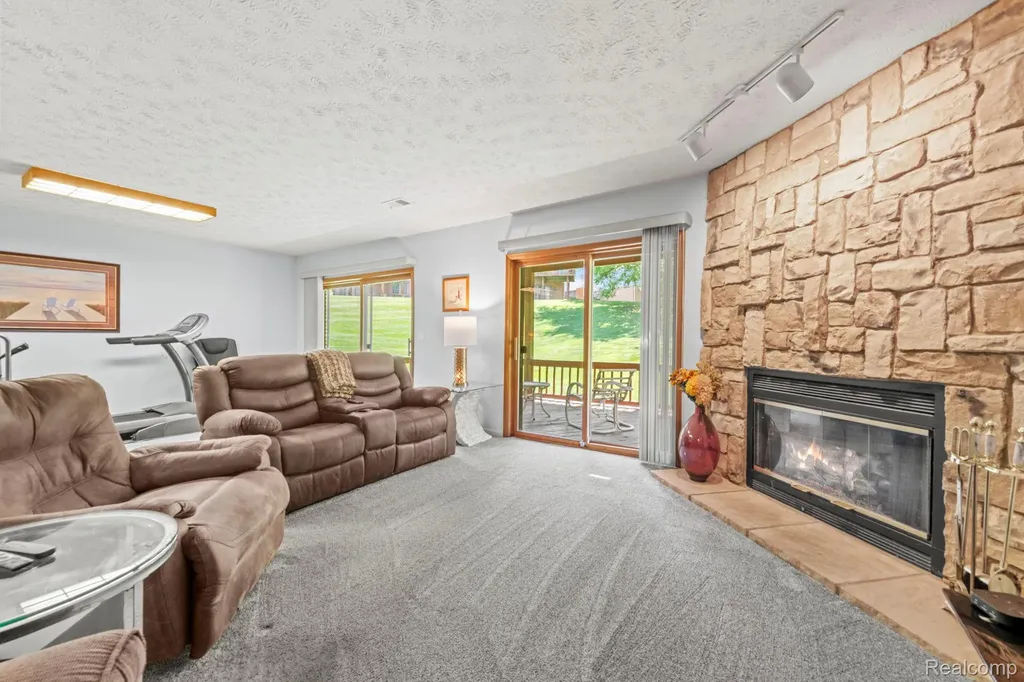 6687 Ridgeview Drive Independence Charter Township MI 48346