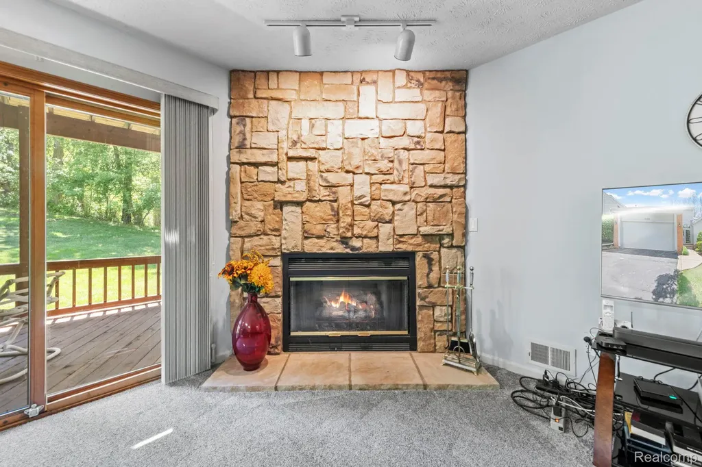 6687 Ridgeview Drive Independence Charter Township MI 48346