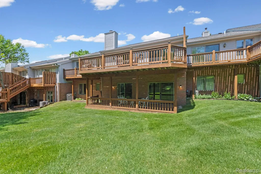 6687 Ridgeview Drive Independence Charter Township MI 48346