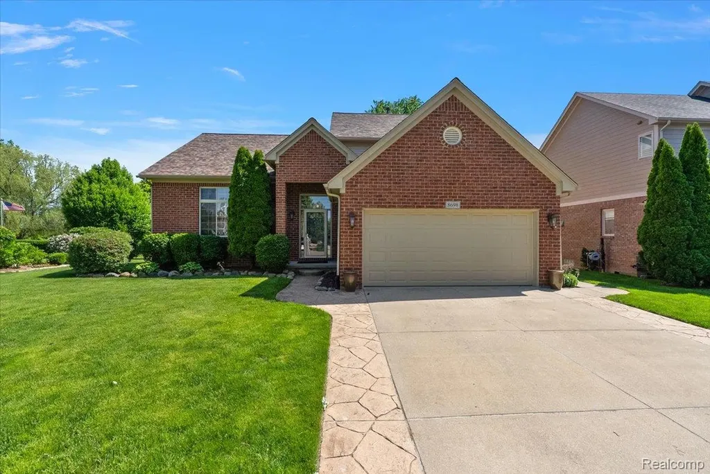 8698 Paul Drive Washington Township MI 48094