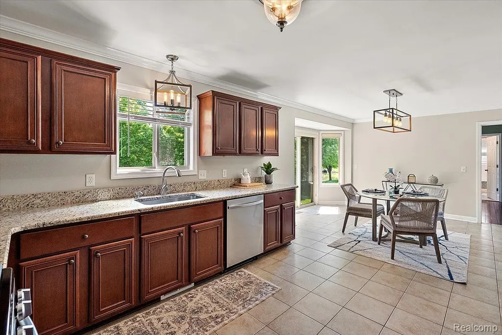8698 Paul Drive Washington Township MI 48094
