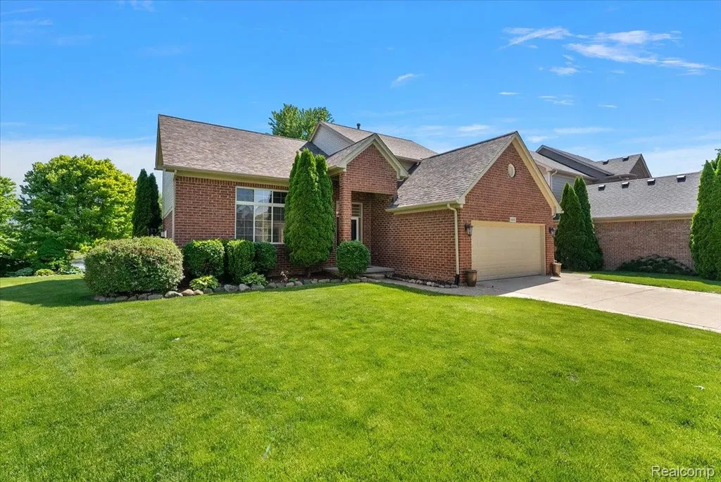 8698 Paul Drive Washington Township MI 48094