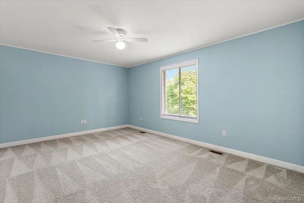 8698 Paul Drive Washington Township MI 48094