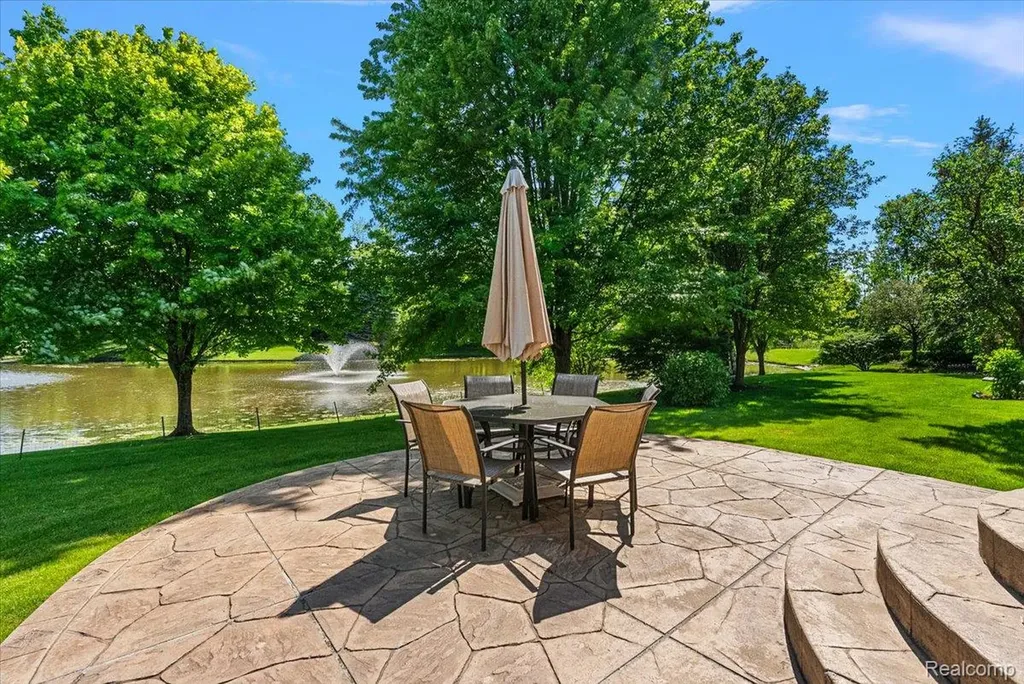 8698 Paul Drive Washington Township MI 48094