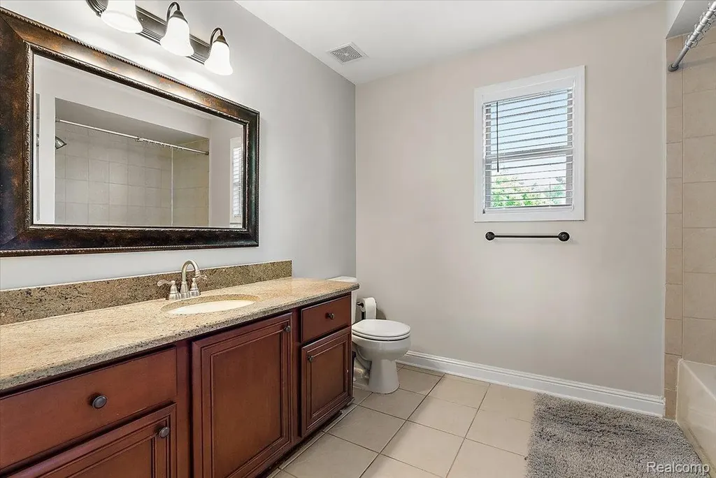 8698 Paul Drive Washington Township MI 48094