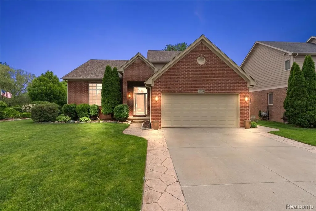 8698 Paul Drive Washington Township MI 48094