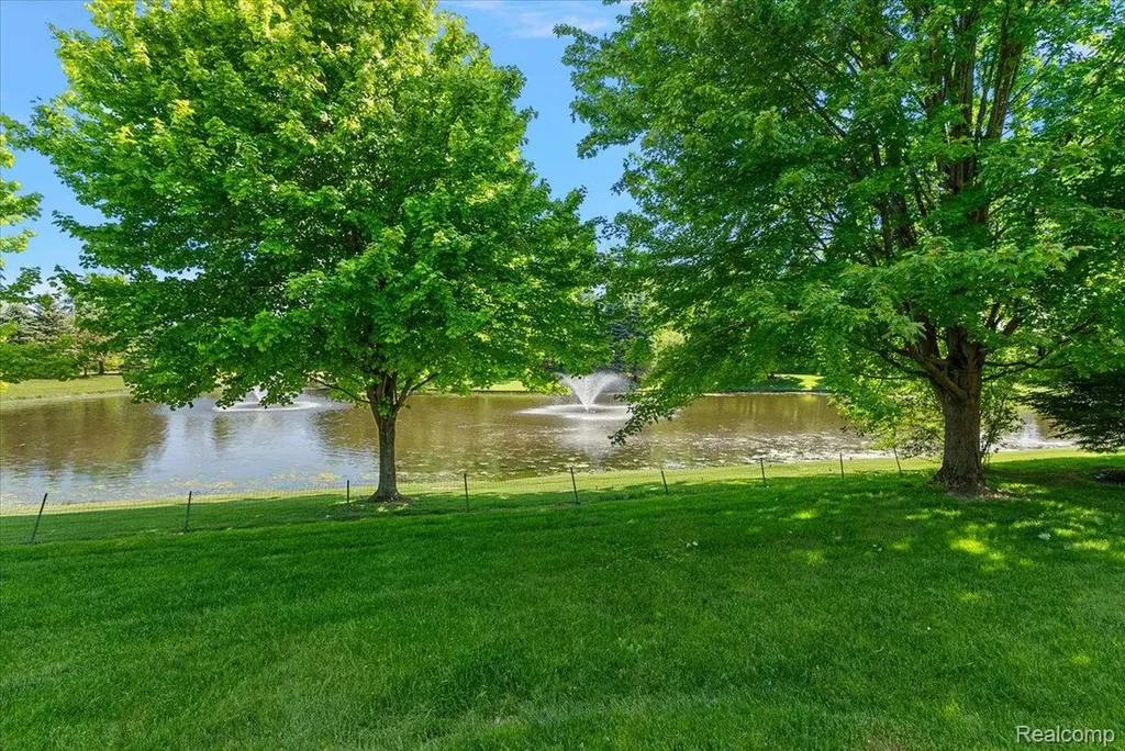 8698 Paul Drive Washington Township MI 48094