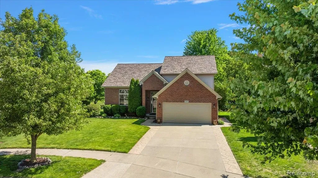 8698 Paul Drive Washington Township MI 48094