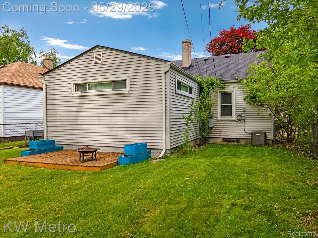 17381 Five Points Street Redford Charter Township MI 48240