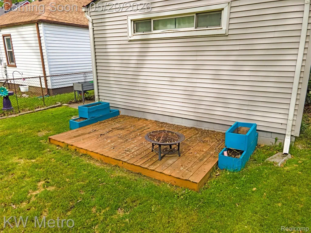 17381 Five Points Street Redford Charter Township MI 48240