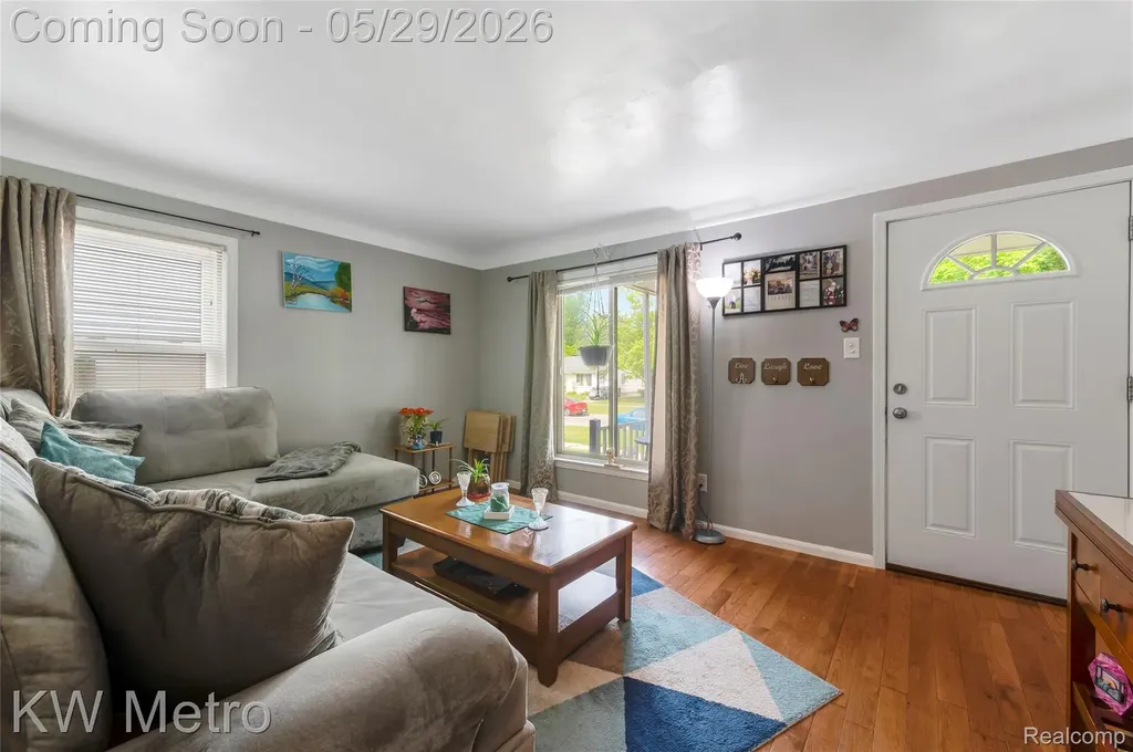 17381 Five Points Street Redford Charter Township MI 48240