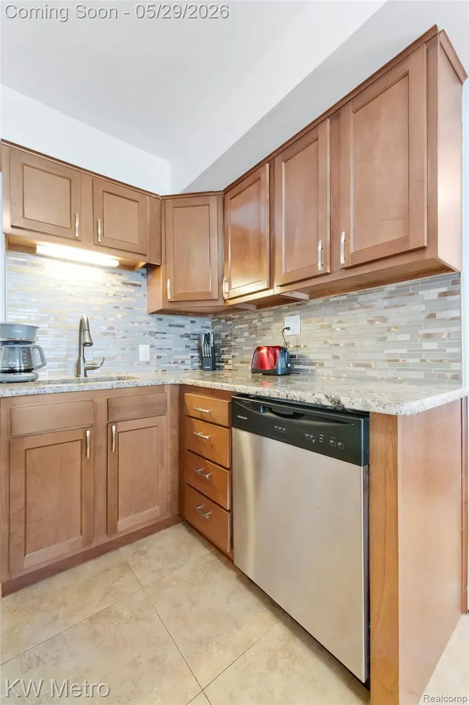 17381 Five Points Street Redford Charter Township MI 48240