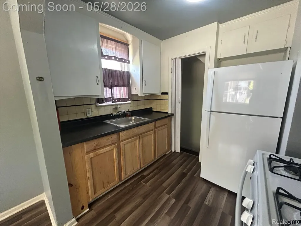 8869 Hartwell Street Detroit City MI 48228