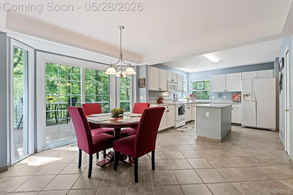 4709 Greenview Court Commerce Charter Township MI 48382