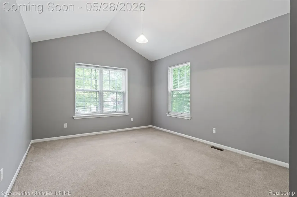 4709 Greenview Court Commerce Charter Township MI 48382