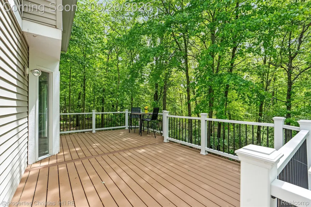 4709 Greenview Court Commerce Charter Township MI 48382