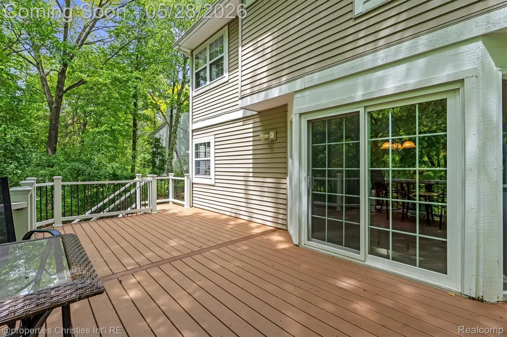 4709 Greenview Court Commerce Charter Township MI 48382