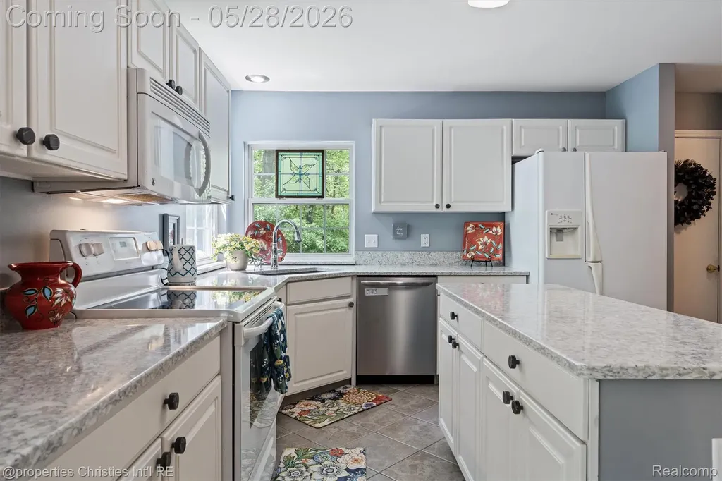 4709 Greenview Court Commerce Charter Township MI 48382