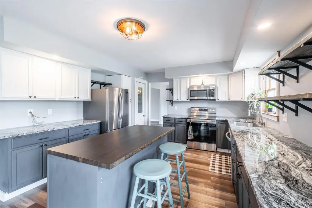 9359 Lochmoor Drive Davison Township MI 48423