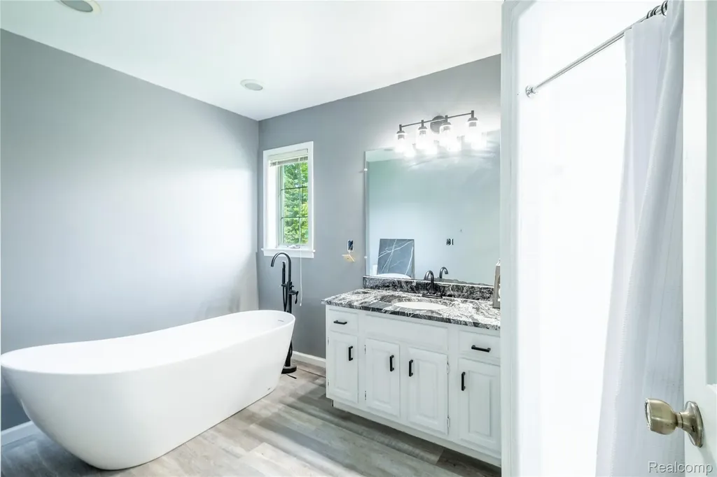 9359 Lochmoor Drive Davison Township MI 48423