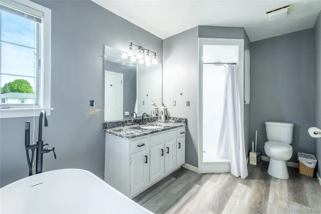 9359 Lochmoor Drive Davison Township MI 48423