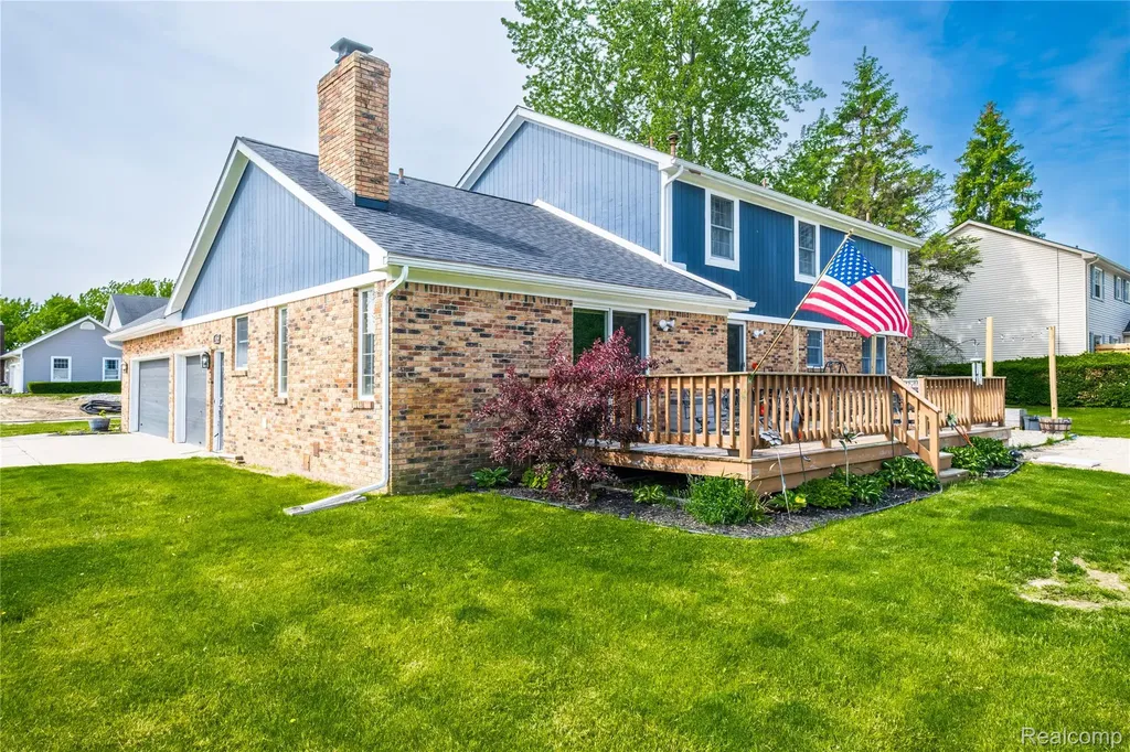 9359 Lochmoor Drive Davison Township MI 48423