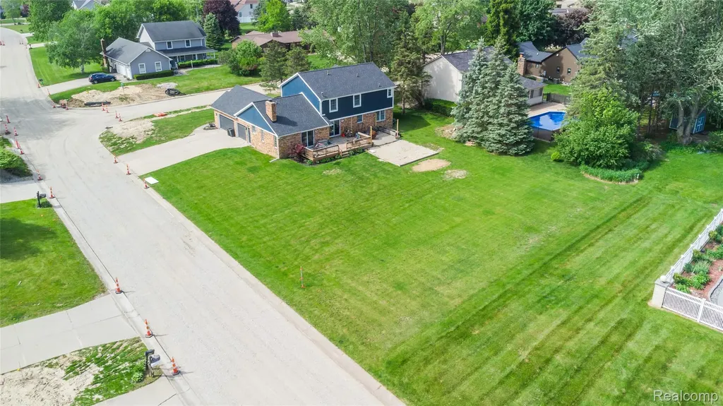 9359 Lochmoor Drive Davison Township MI 48423