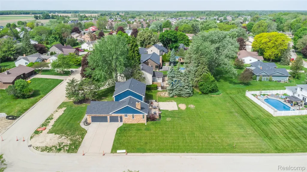 9359 Lochmoor Drive Davison Township MI 48423