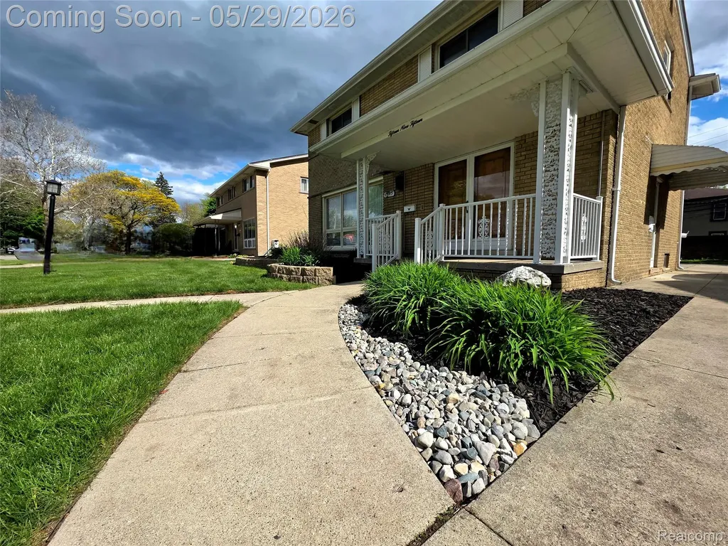 15915 Hilton Street Southfield City MI 48075