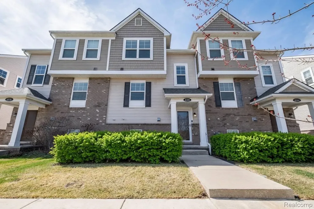 4580 Bradley Circle Troy City MI 48085