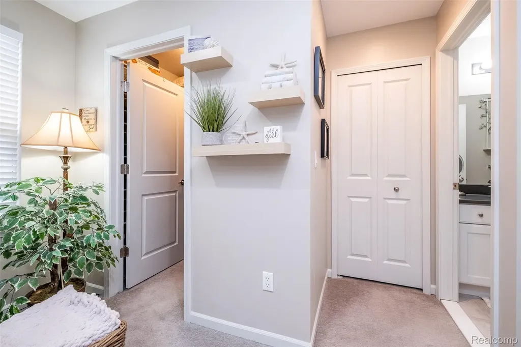 4580 Bradley Circle Troy City MI 48085