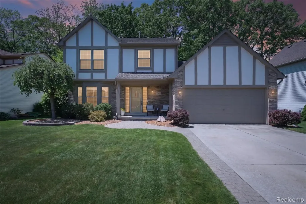 7071 Foxcreek Drive Canton Charter Township MI 48187