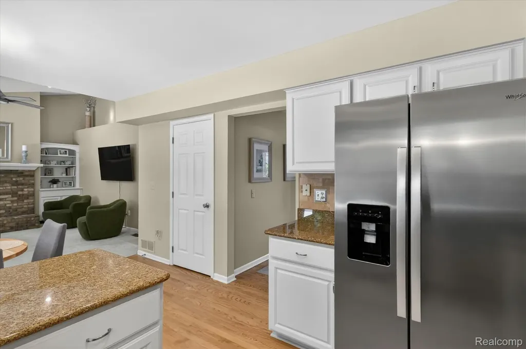 7071 Foxcreek Drive Canton Charter Township MI 48187