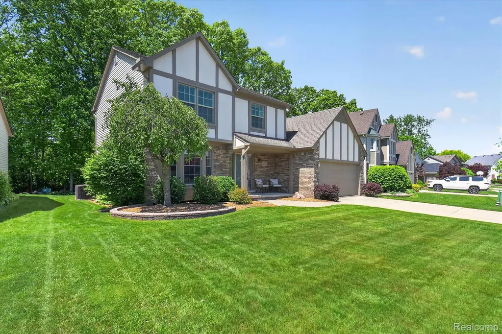 7071 Foxcreek Drive Canton Charter Township MI 48187