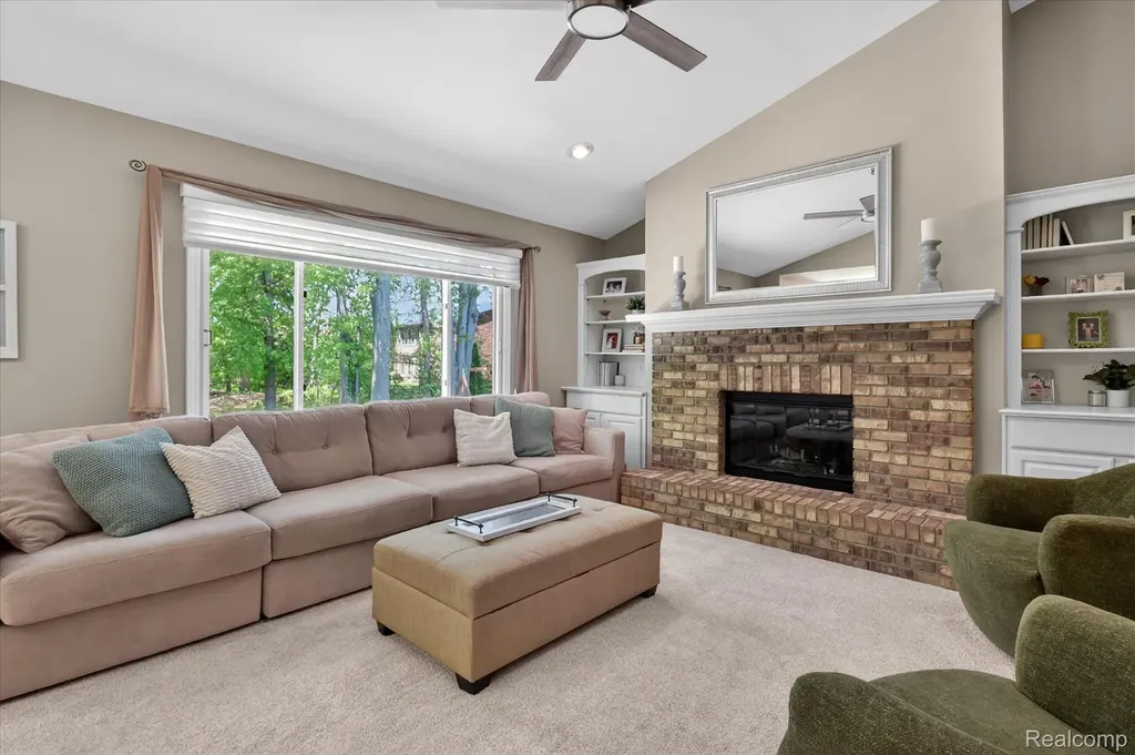 7071 Foxcreek Drive Canton Charter Township MI 48187