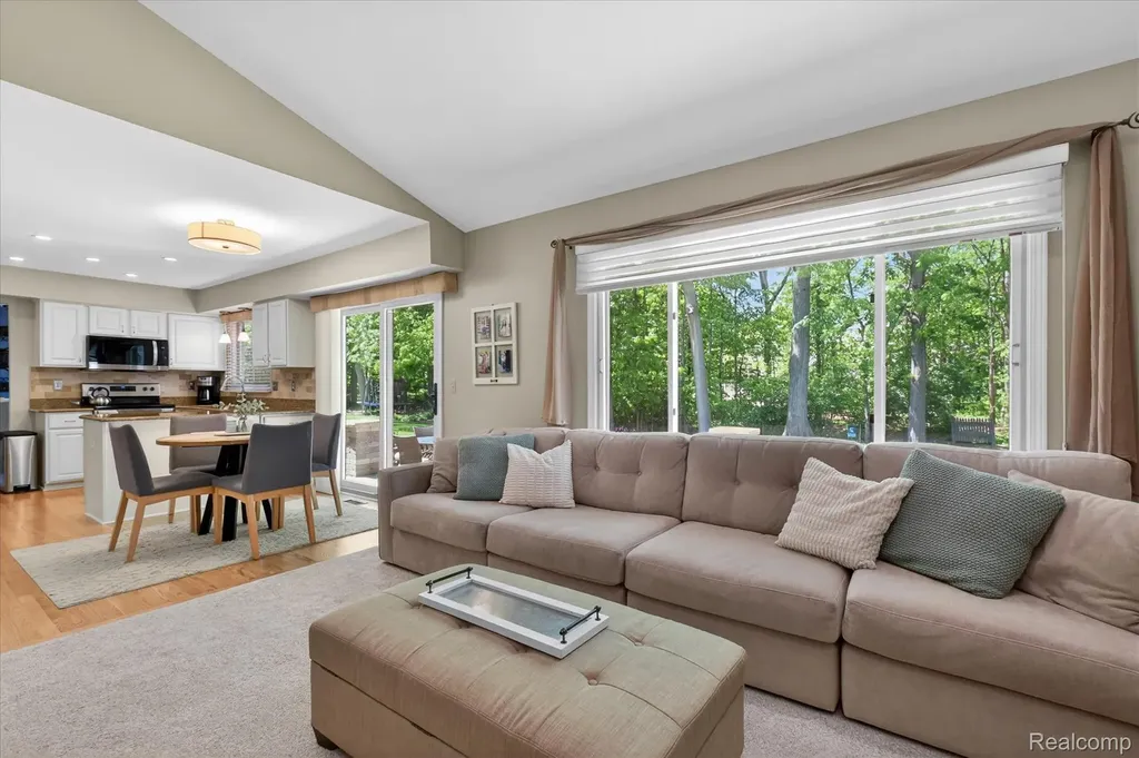 7071 Foxcreek Drive Canton Charter Township MI 48187