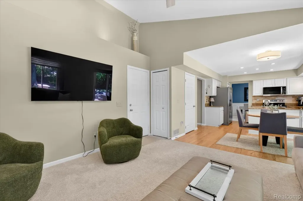 7071 Foxcreek Drive Canton Charter Township MI 48187