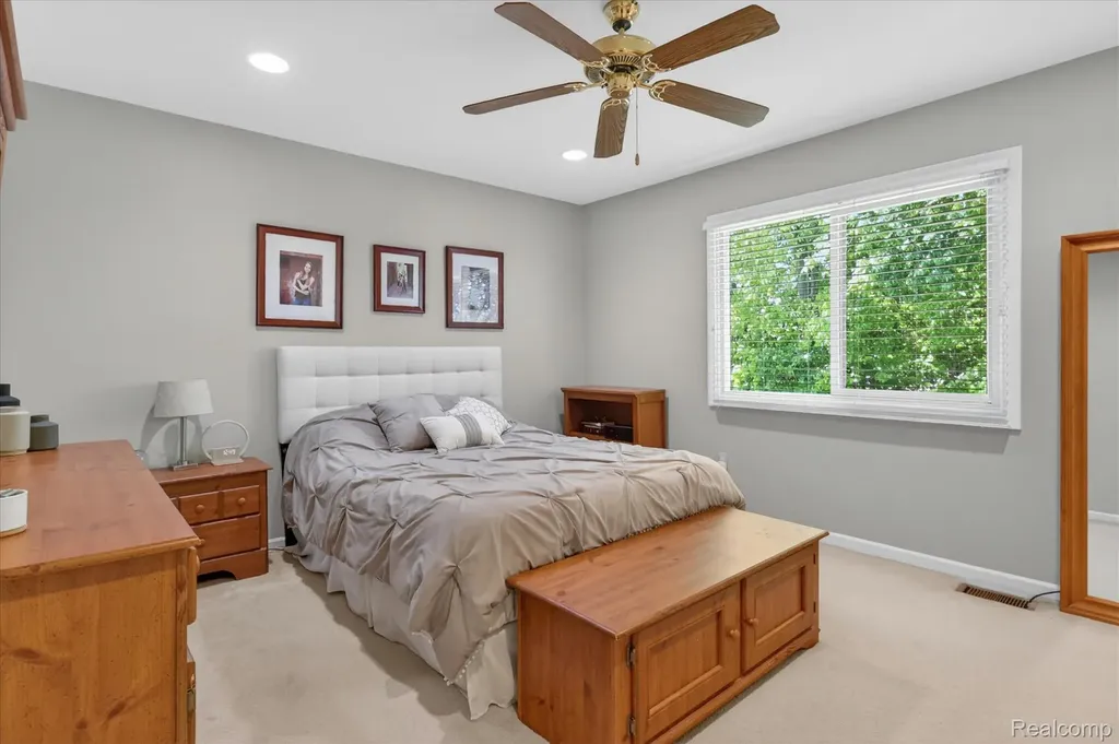 7071 Foxcreek Drive Canton Charter Township MI 48187