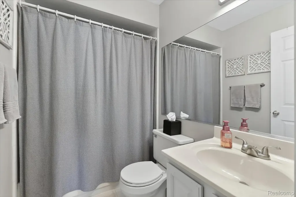 7071 Foxcreek Drive Canton Charter Township MI 48187