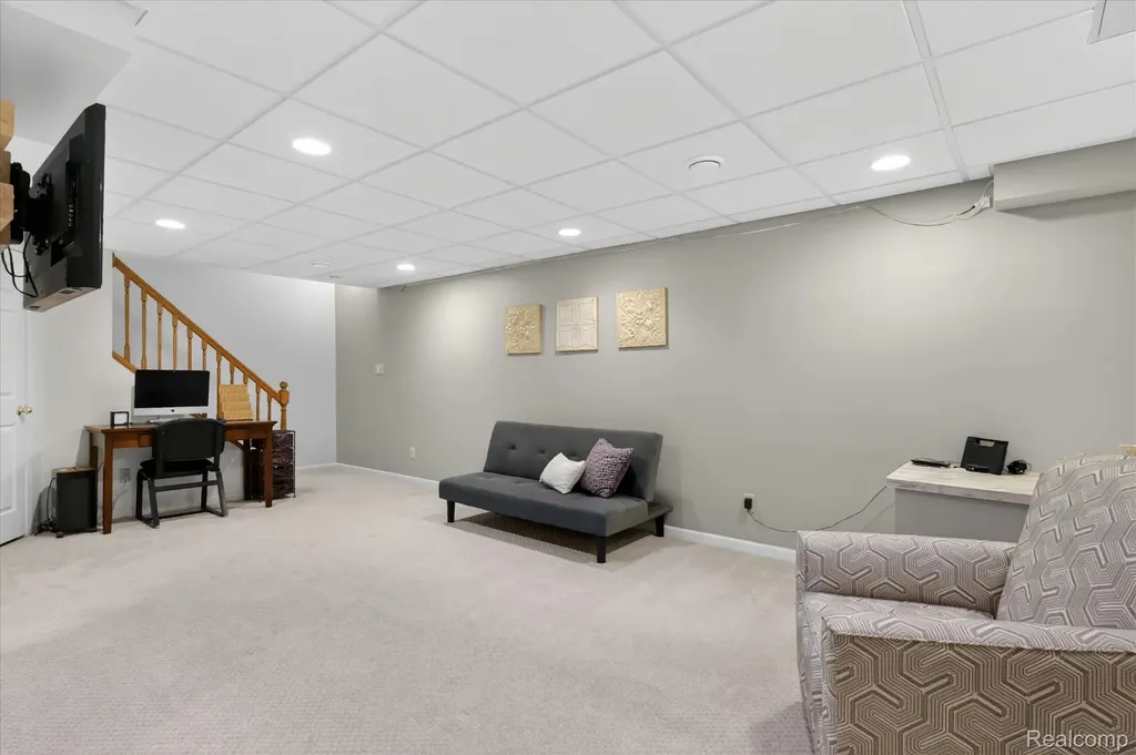 7071 Foxcreek Drive Canton Charter Township MI 48187